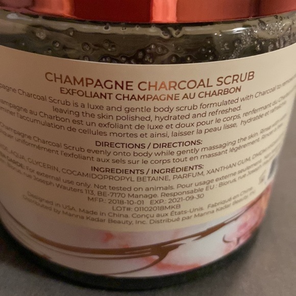 Manna Kadar Champagne Charcoal Scrub, 18.34 oz - Picture 3 of 5